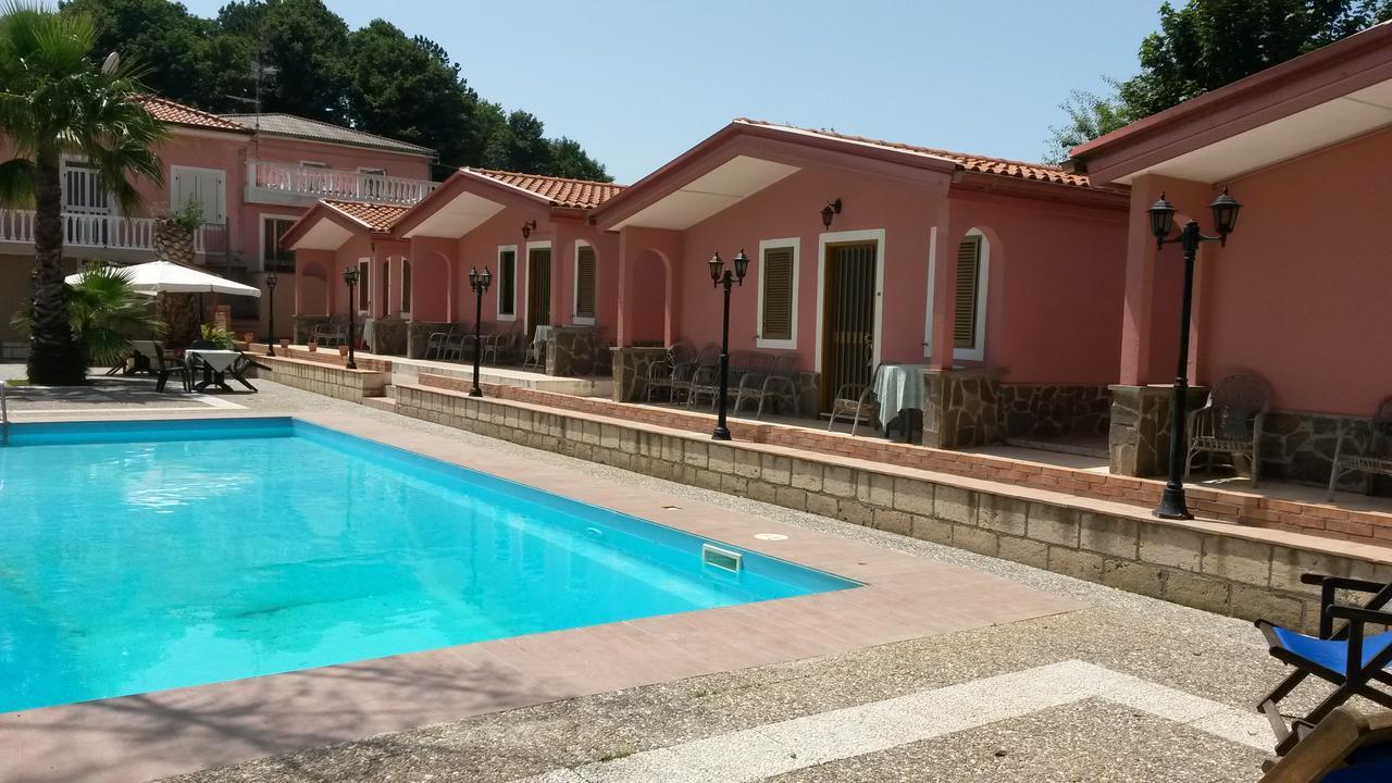 Hotel La Pineta Joppolo Eksteriør billede